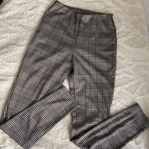 Plaid patterned pants/leggings